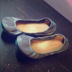 Tieks flats